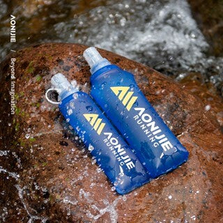 Aonijie Soft Flask Folding Water Bottle BPA FREE ... Great for running, marathon, triathlon, ultras and endurance sports