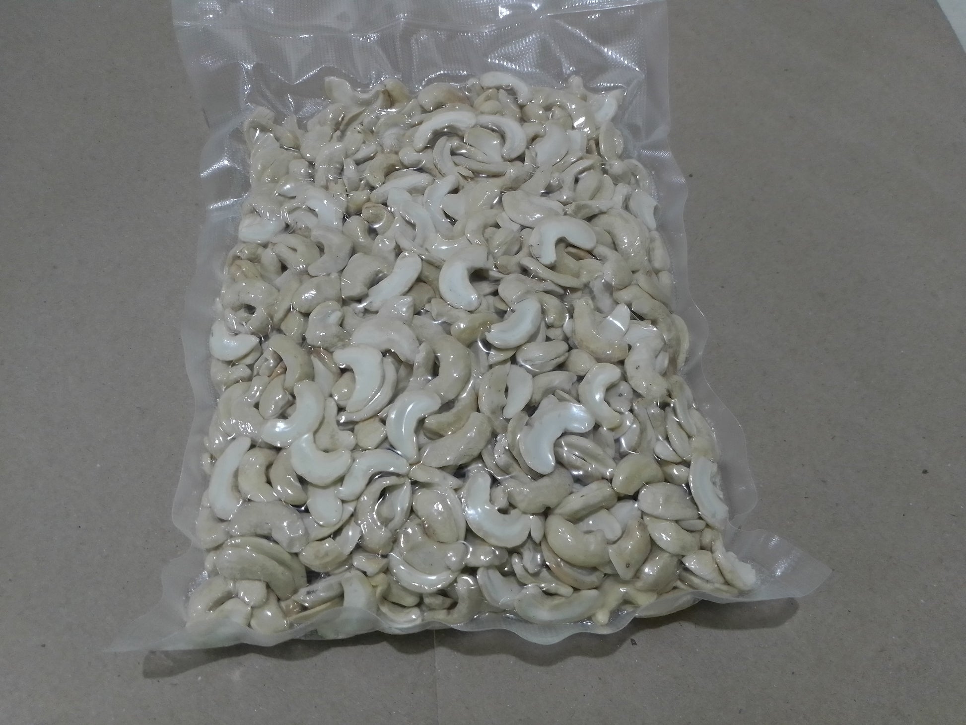 ROASTED SPLIT CASHEW NUTS 500g from Palawan