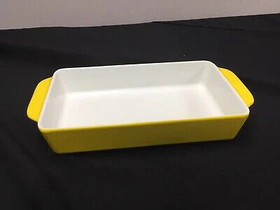 Happiness ENAMEL CAST IRON CASSEROLE DISH - Yellow